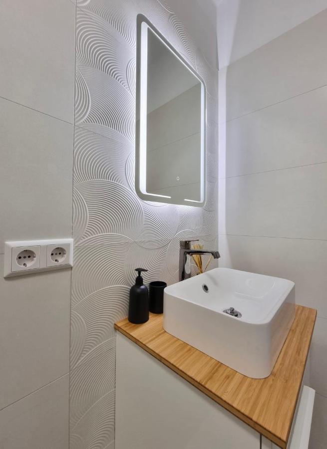 Bamo Studio - City Living Downtown Klagenfurt am Woerthersee Buitenkant foto